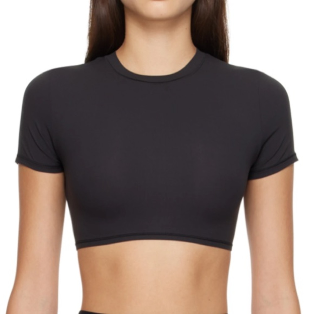 ‼️LIMITED EDITION‼️ SKIMS FITS EVERYBODY SUPER CROPPED T-SHIRT